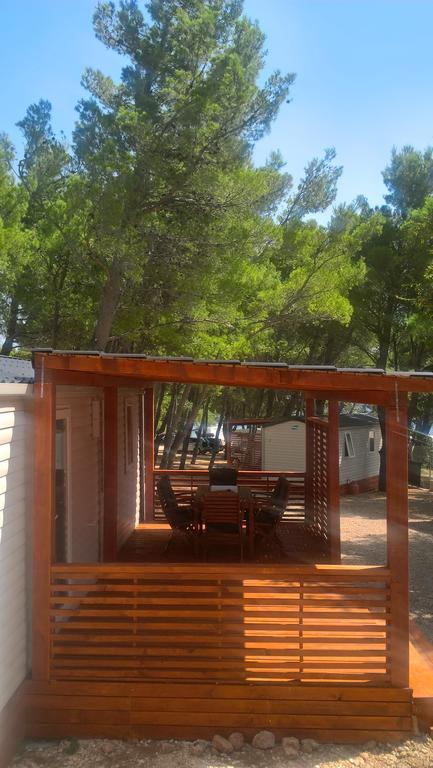 Mobile Home Navis Starigrad Paklenica Exterior photo